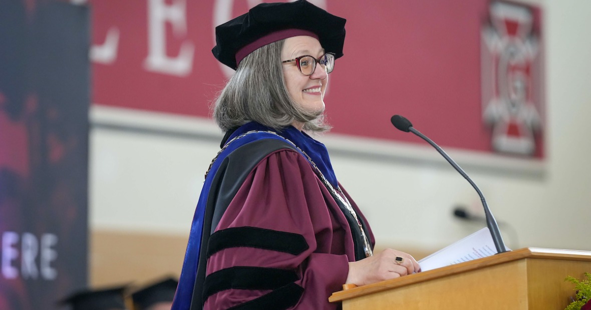 Grinnell College Commencement, Anne Harris